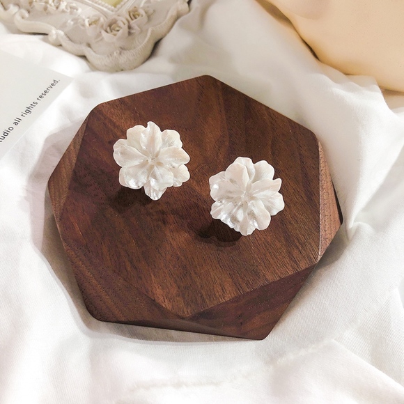 Jewelry - NEW White Flower Handmade Earrings